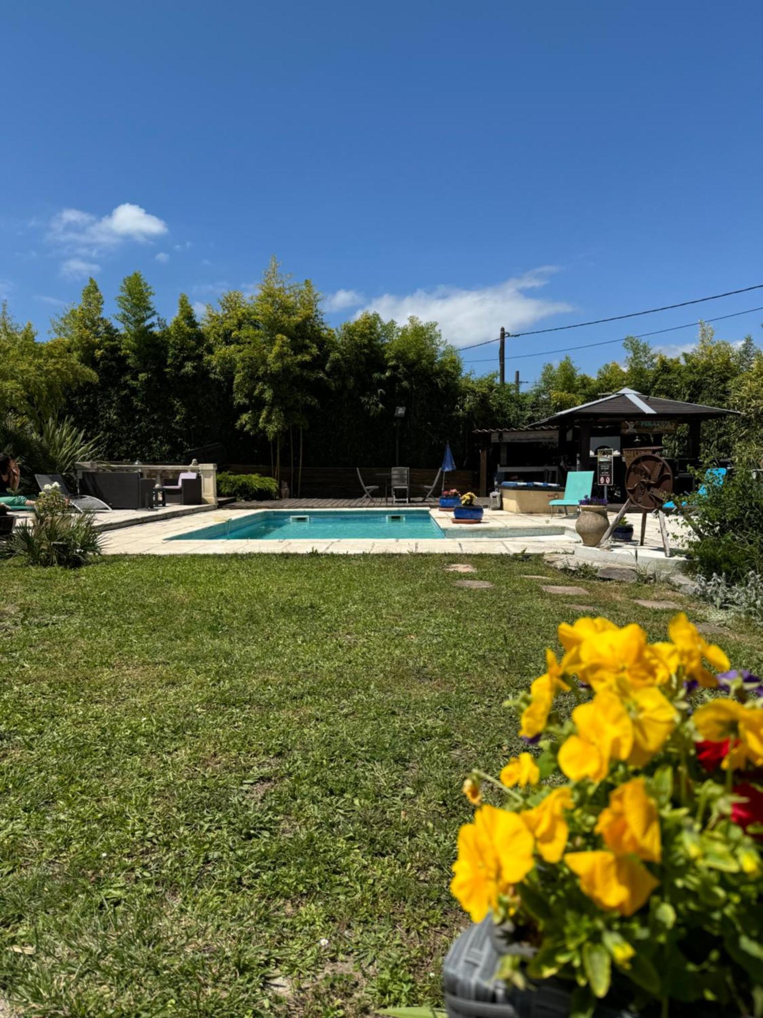 Les Bambous B&B Леван Экстерьер фото