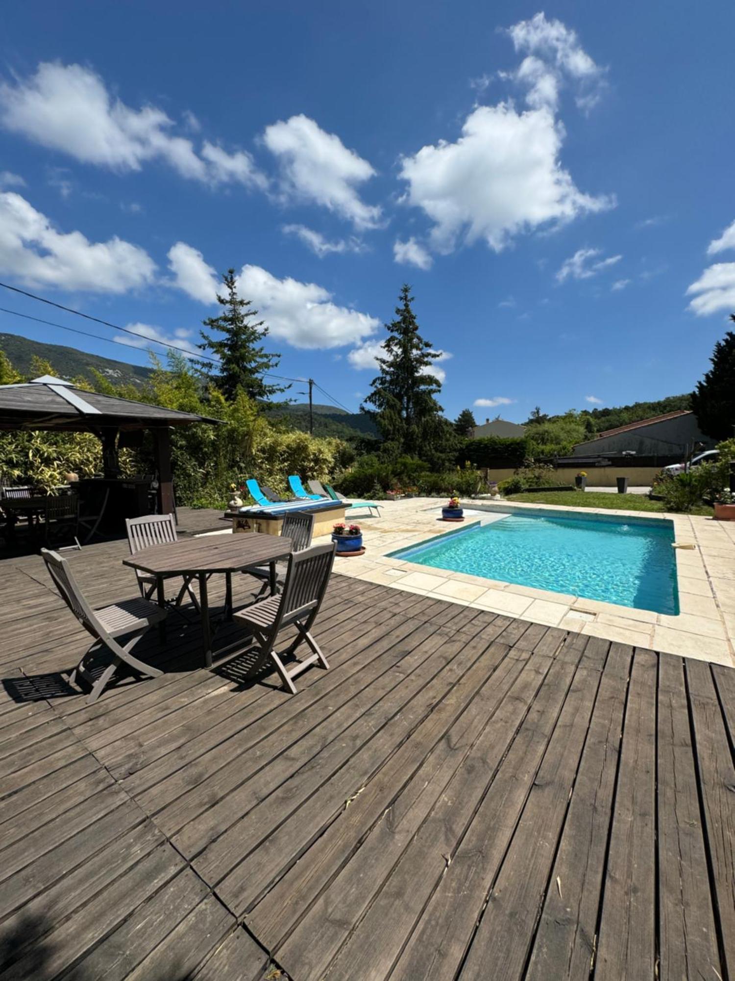 Les Bambous B&B Леван Экстерьер фото